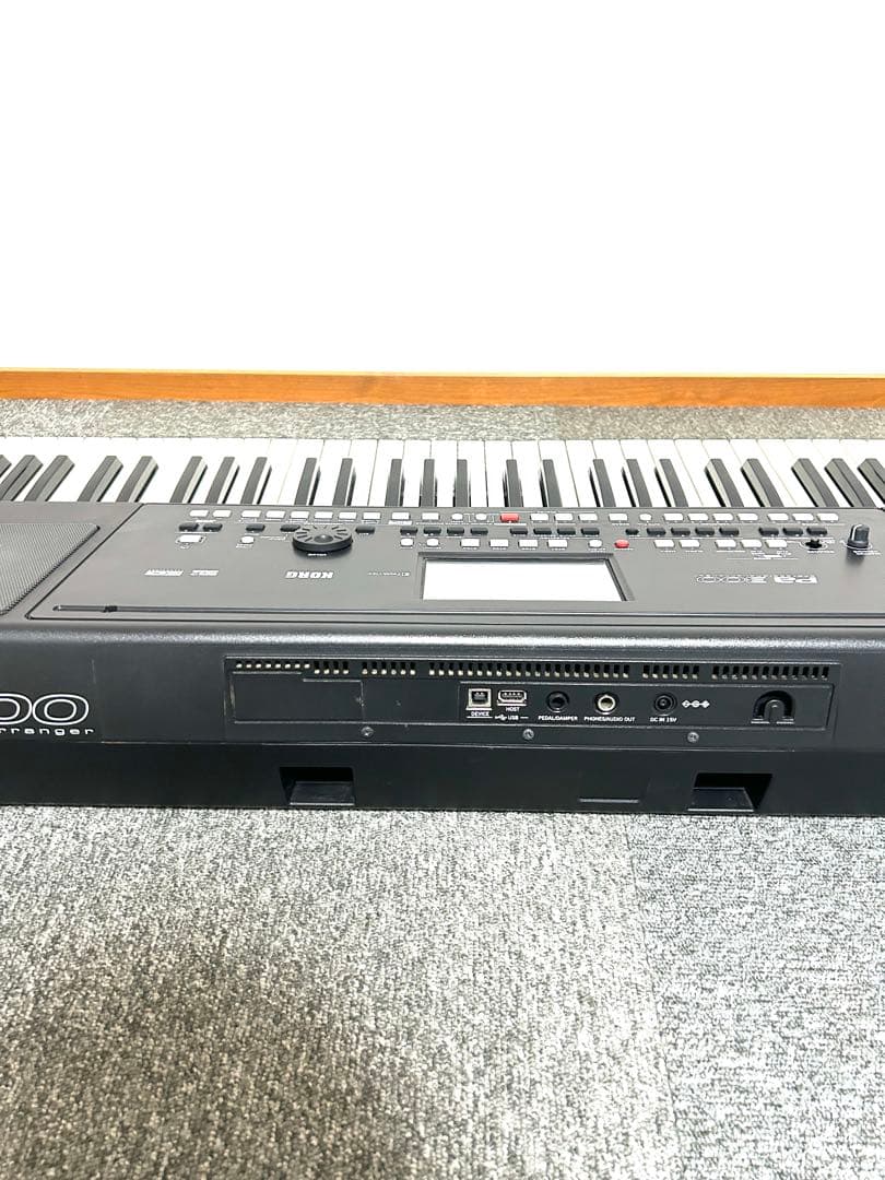 KORG コルグ Pa300 61鍵 キーボード パーソナルアレンジャー
