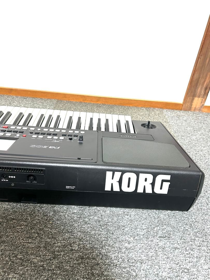 KORG コルグ Pa300 61鍵 キーボード パーソナルアレンジャー