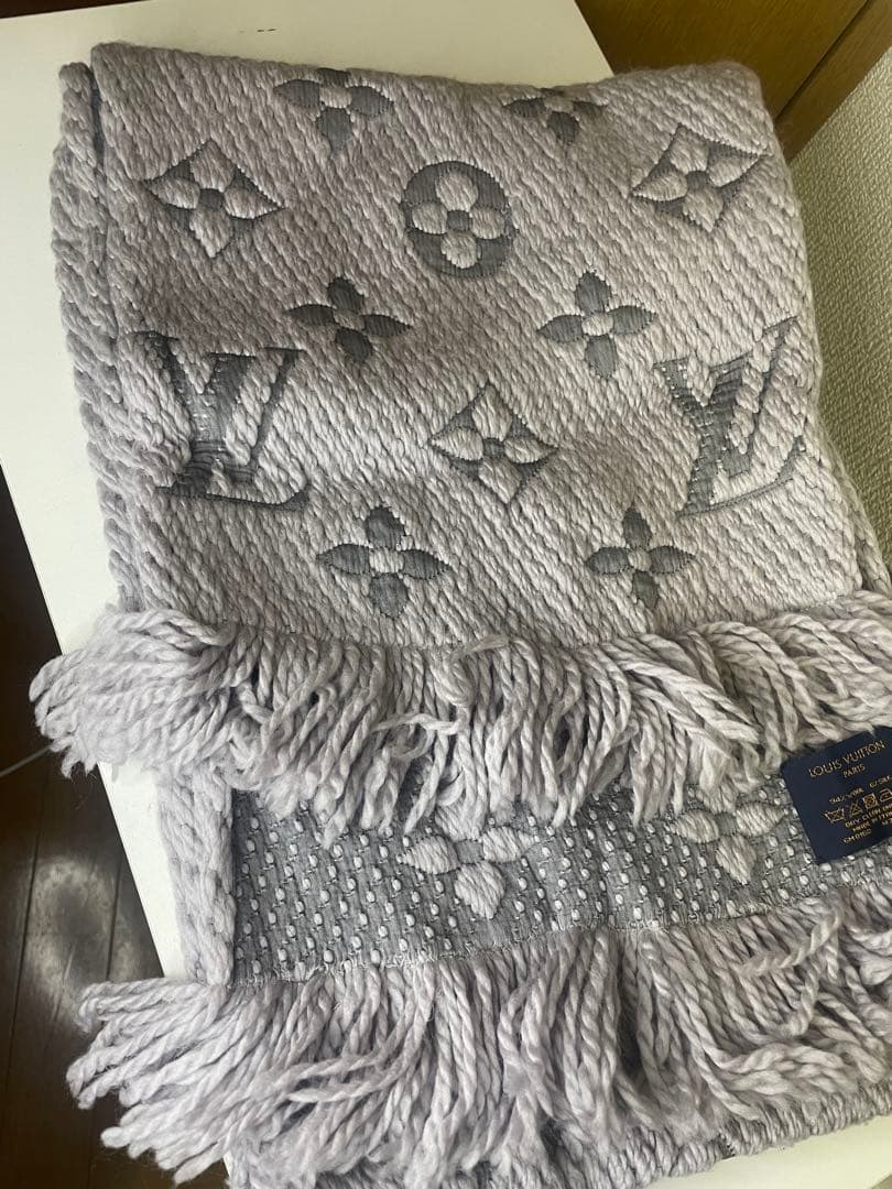 LOUIS VUITTONマフラー