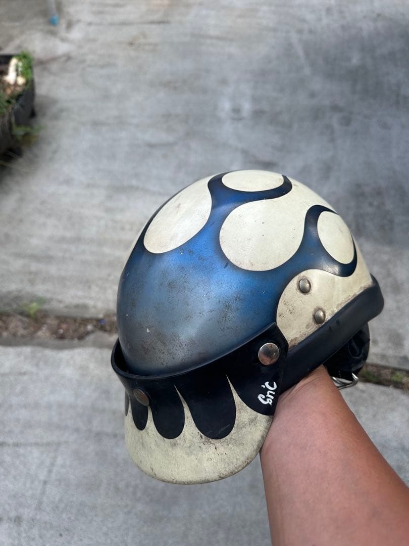 ポリスヘルメット