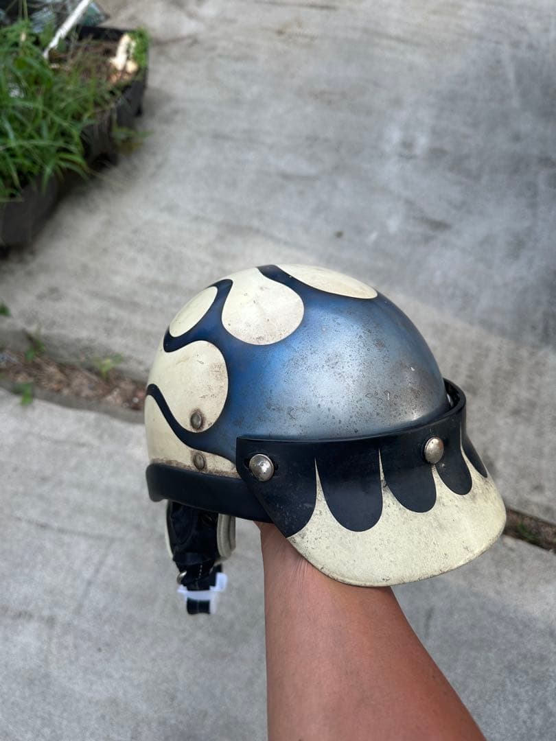 ポリスヘルメット