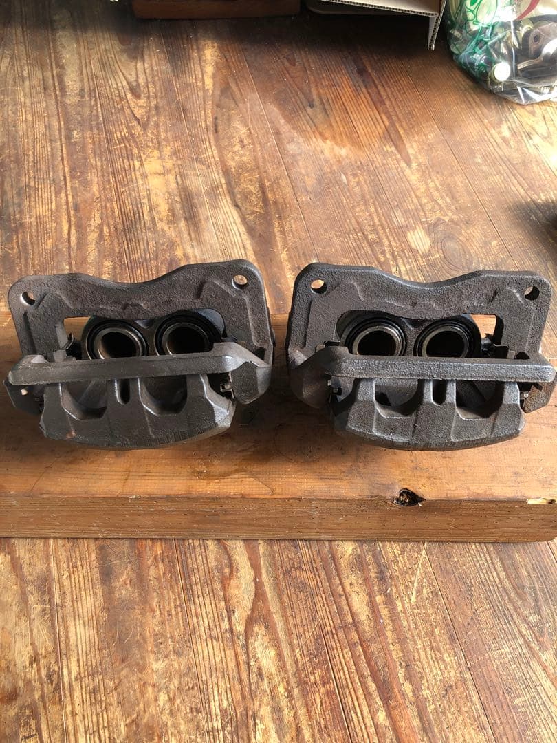 インプレッサgc8用ブレーキキャリパーフロント左右セット