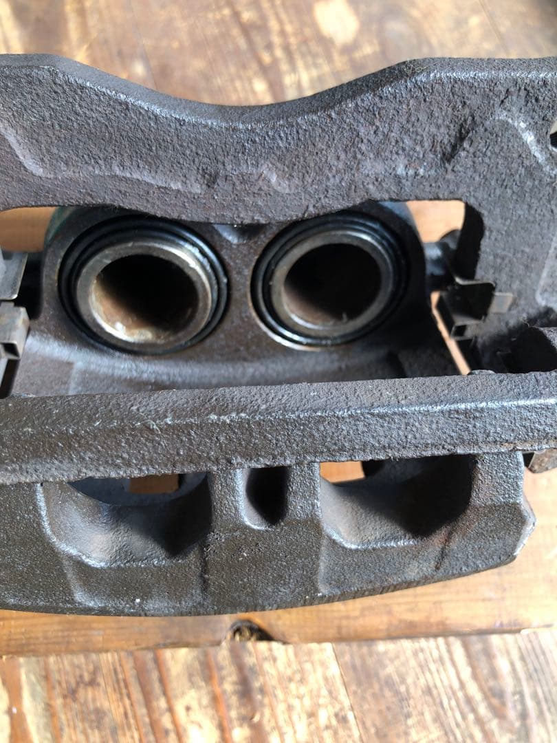 インプレッサgc8用ブレーキキャリパーフロント左右セット