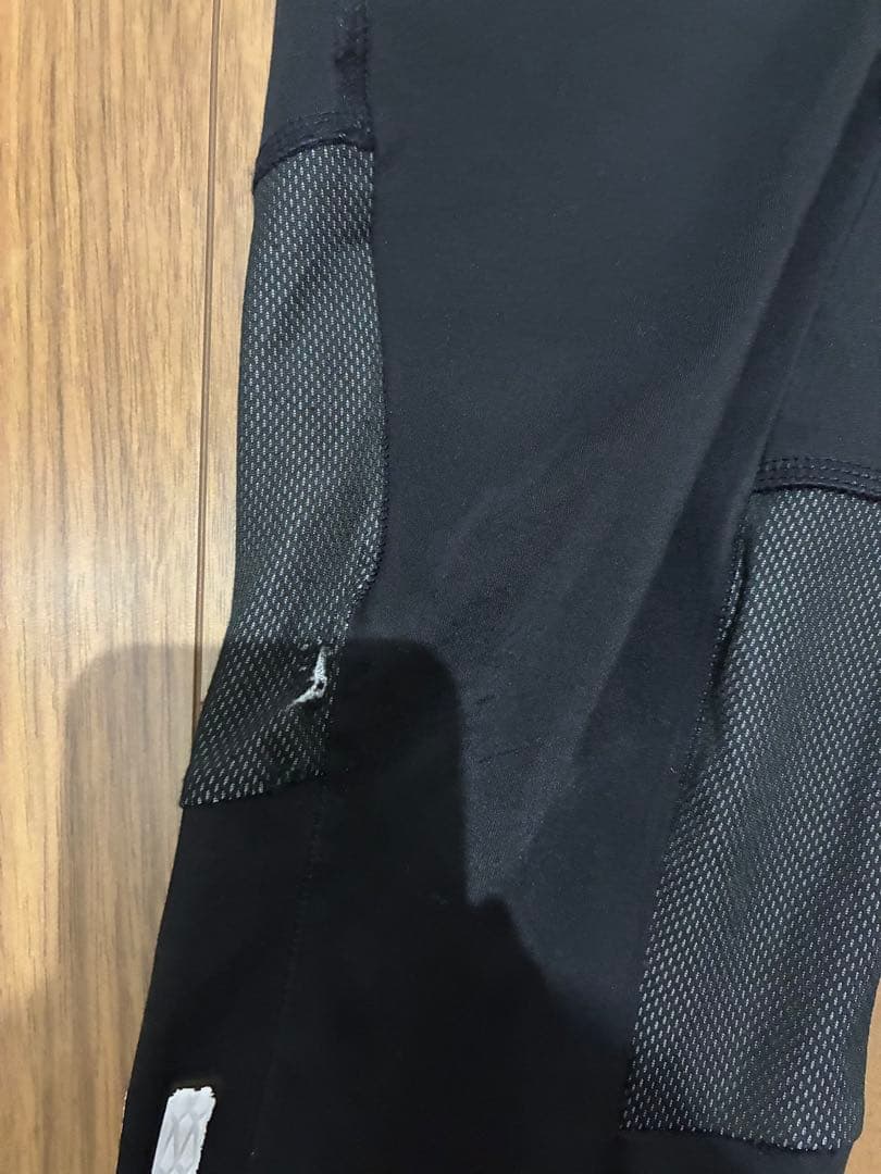 ipu環太平洋大学 adidas 黒 ジャージ　上下セット