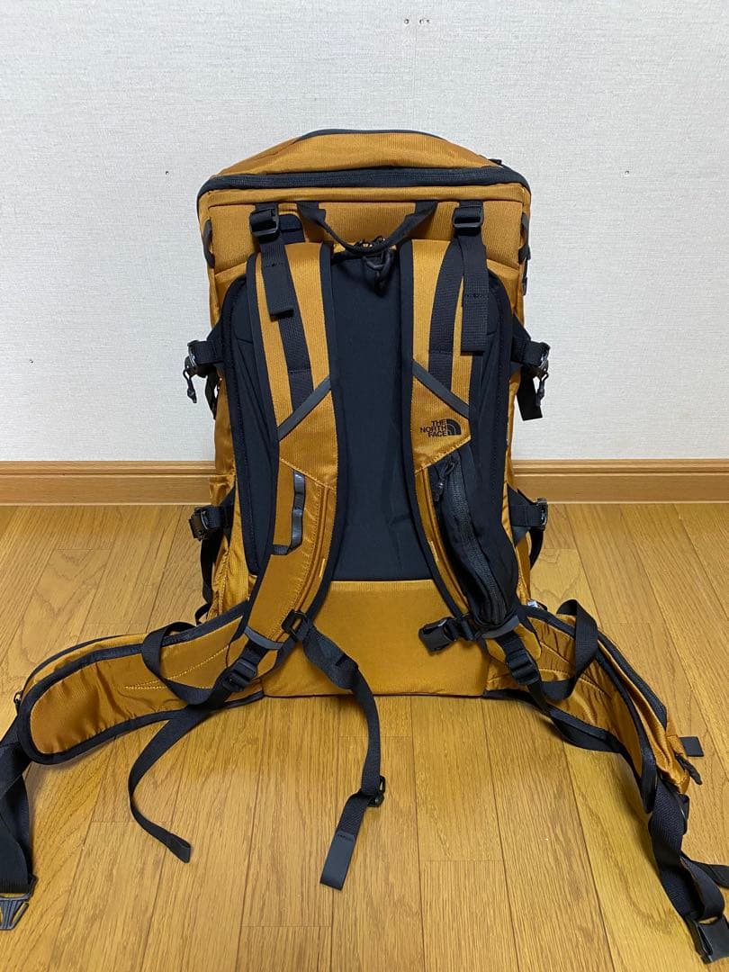20 THE NORTH FACE CUCATCH 35 バックパック
