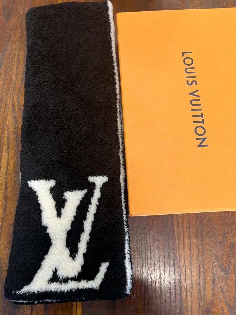 【新品 未使用】Louis Vuitton マフラー・コンフィー