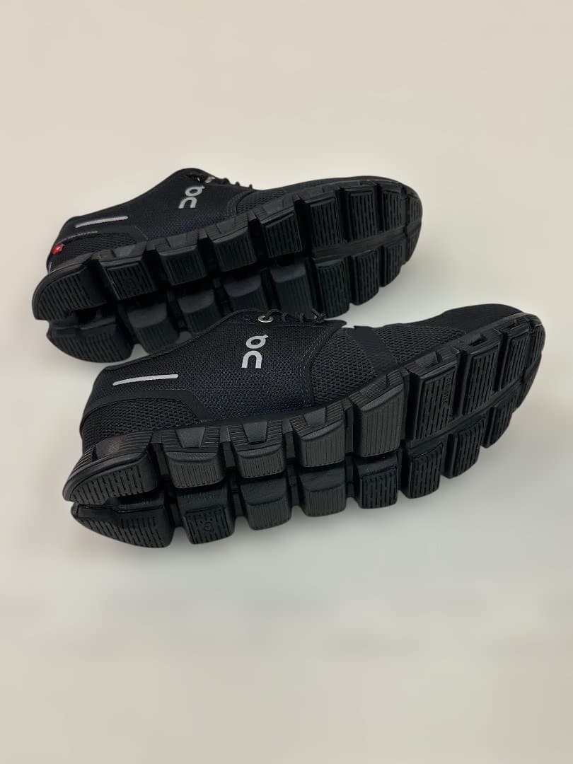 On ブラック スニーカー　レディース