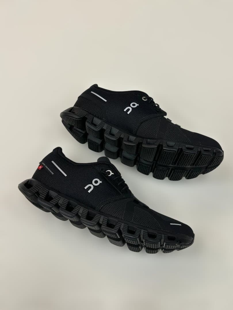 On ブラック スニーカー　レディース