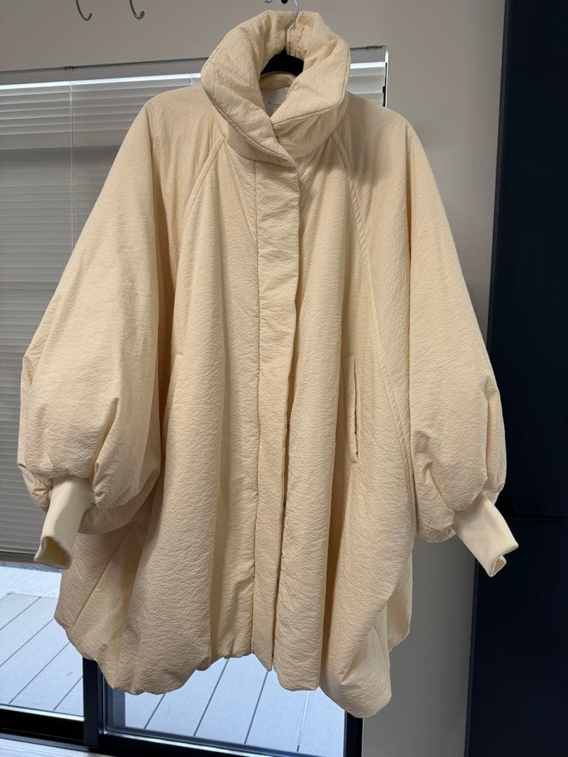 【お値下げ】emmi ドルマンスリーブ中わたコート アイボリー