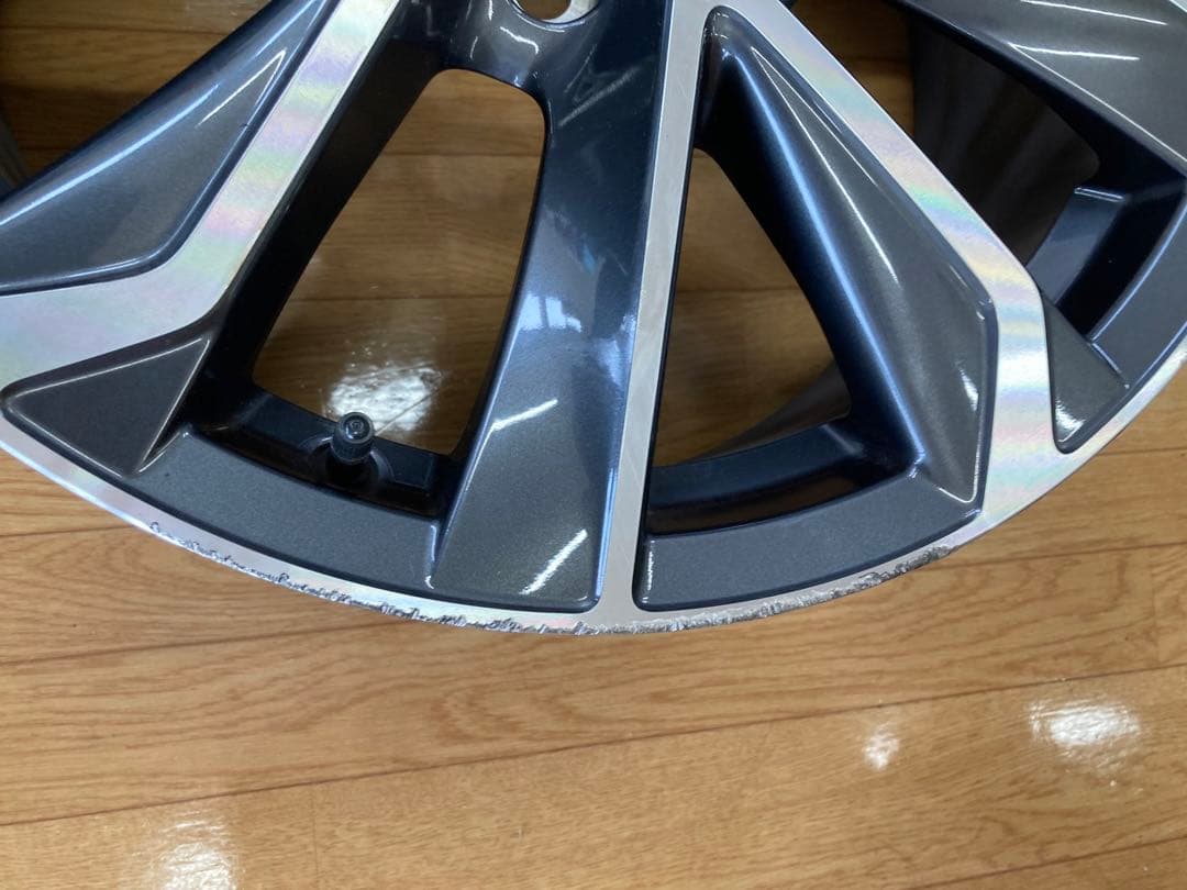 カローラスポーツ　純正18インチアルミ