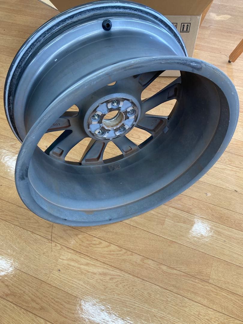 カローラスポーツ　純正18インチアルミ