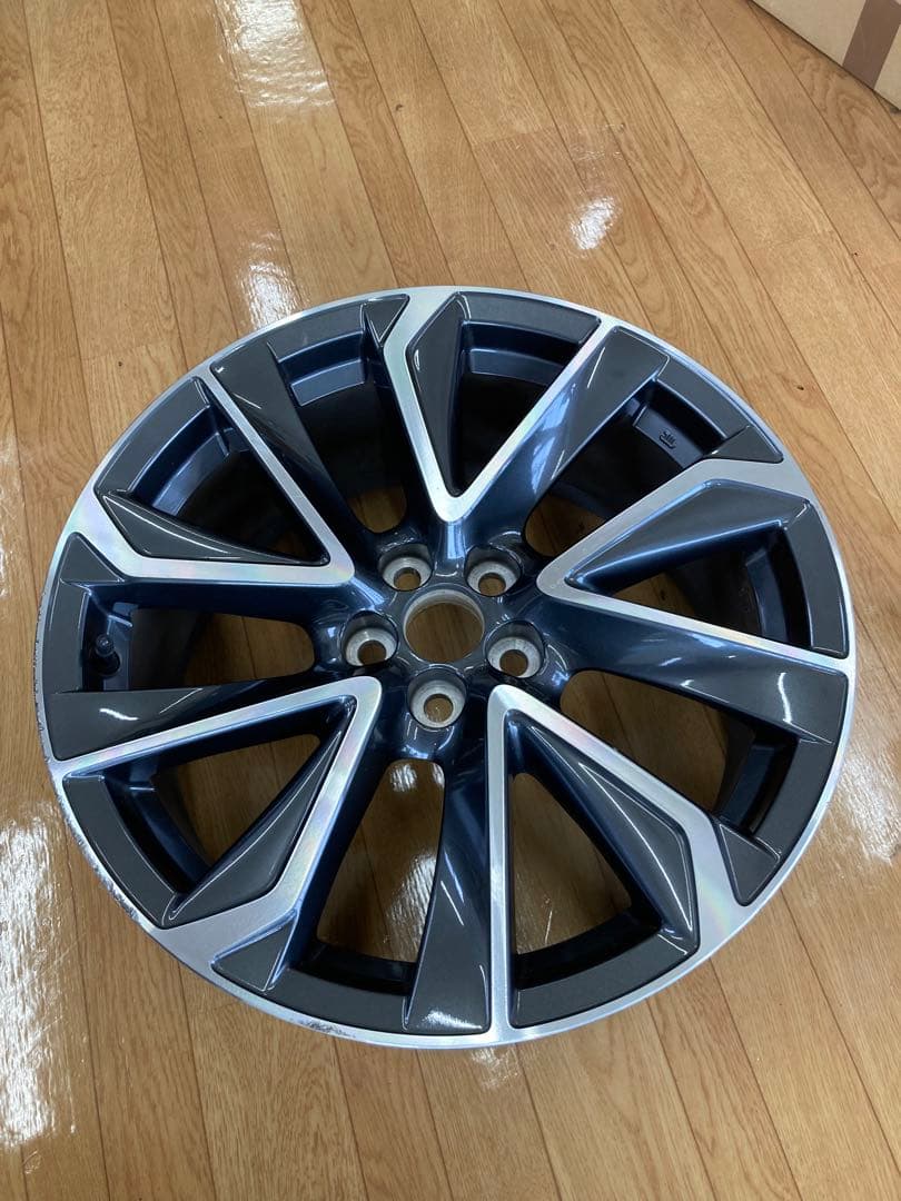 カローラスポーツ　純正18インチアルミ