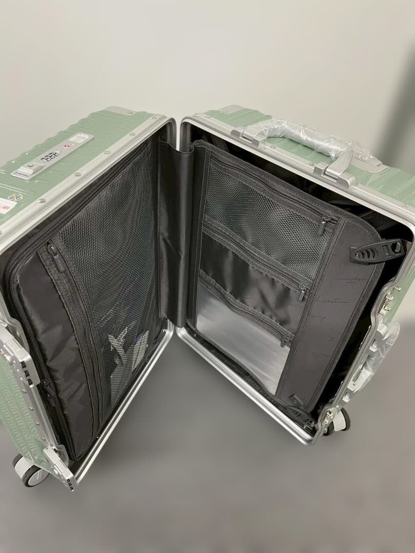 リベティ多機能キャリーケース【エナメルカーキSサイズ】A39