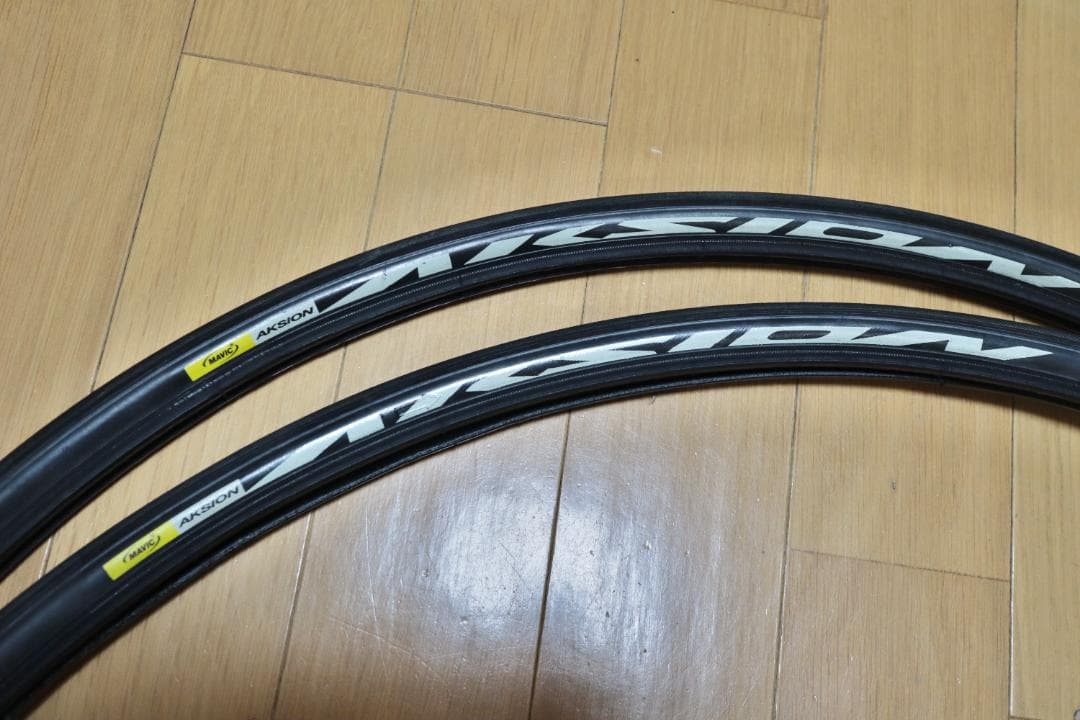 MAVIC AKSION クリンチャータイヤ 2本セット