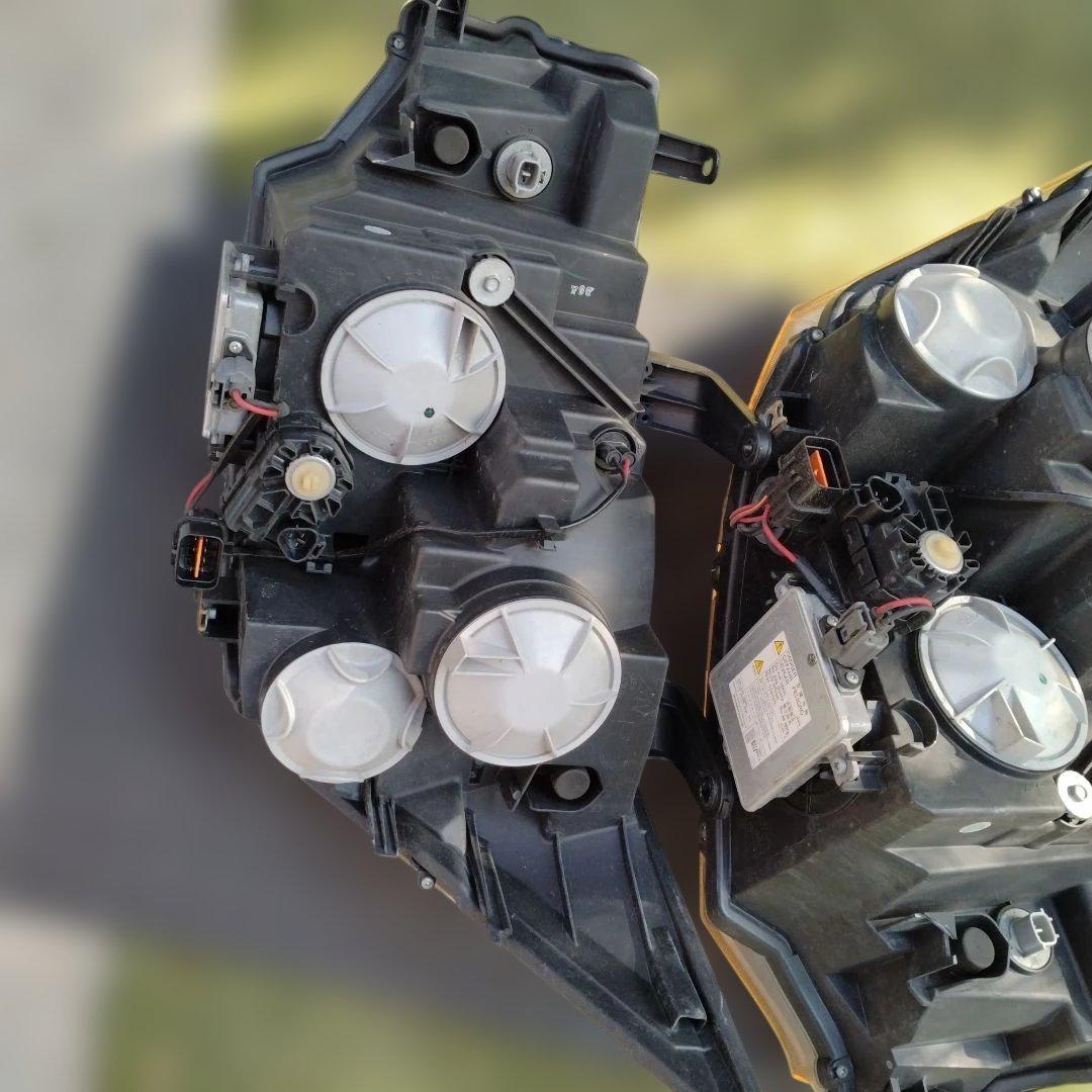 デリカD5　ヘッドライト　左右　CV2W　前期