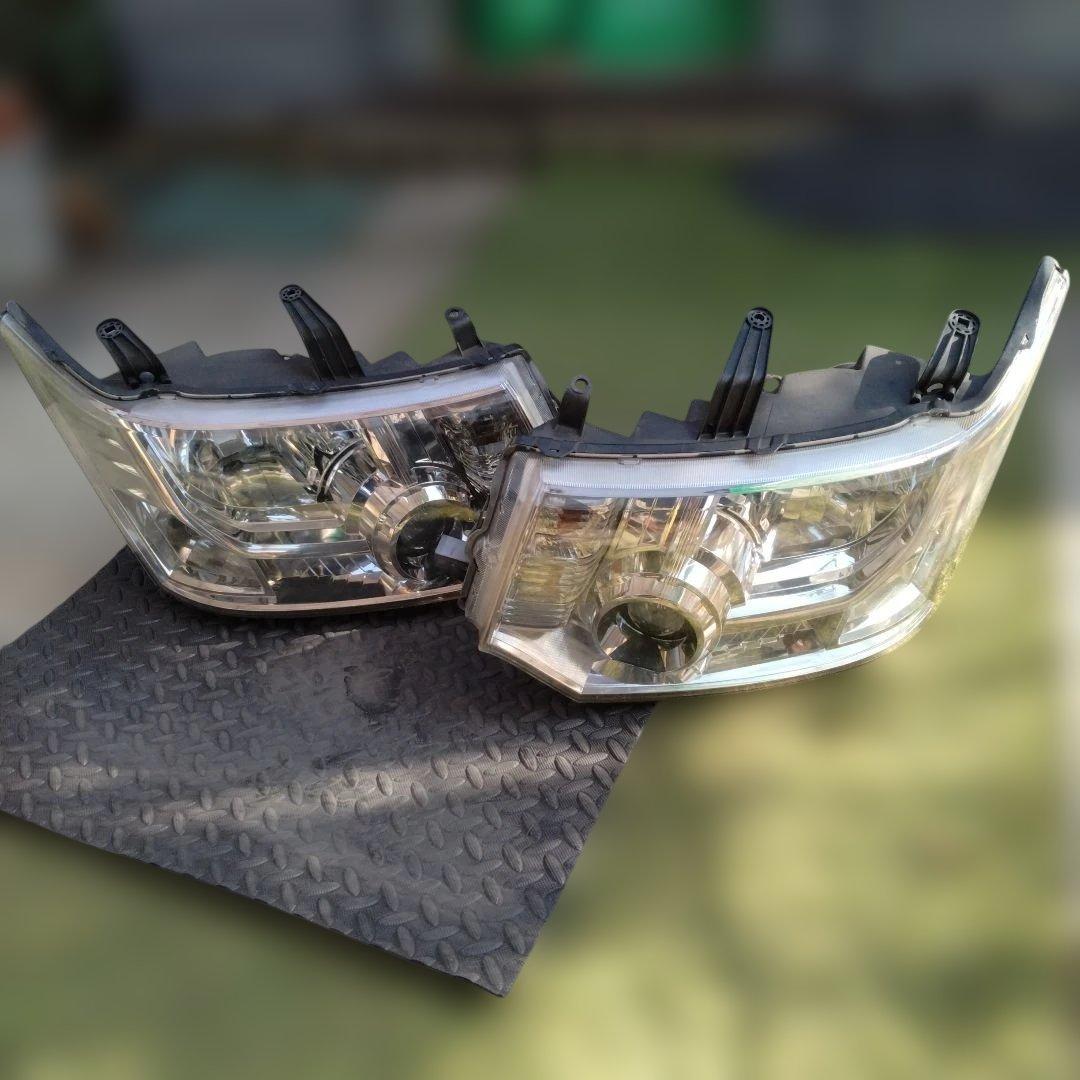 デリカD5　ヘッドライト　左右　CV2W　前期