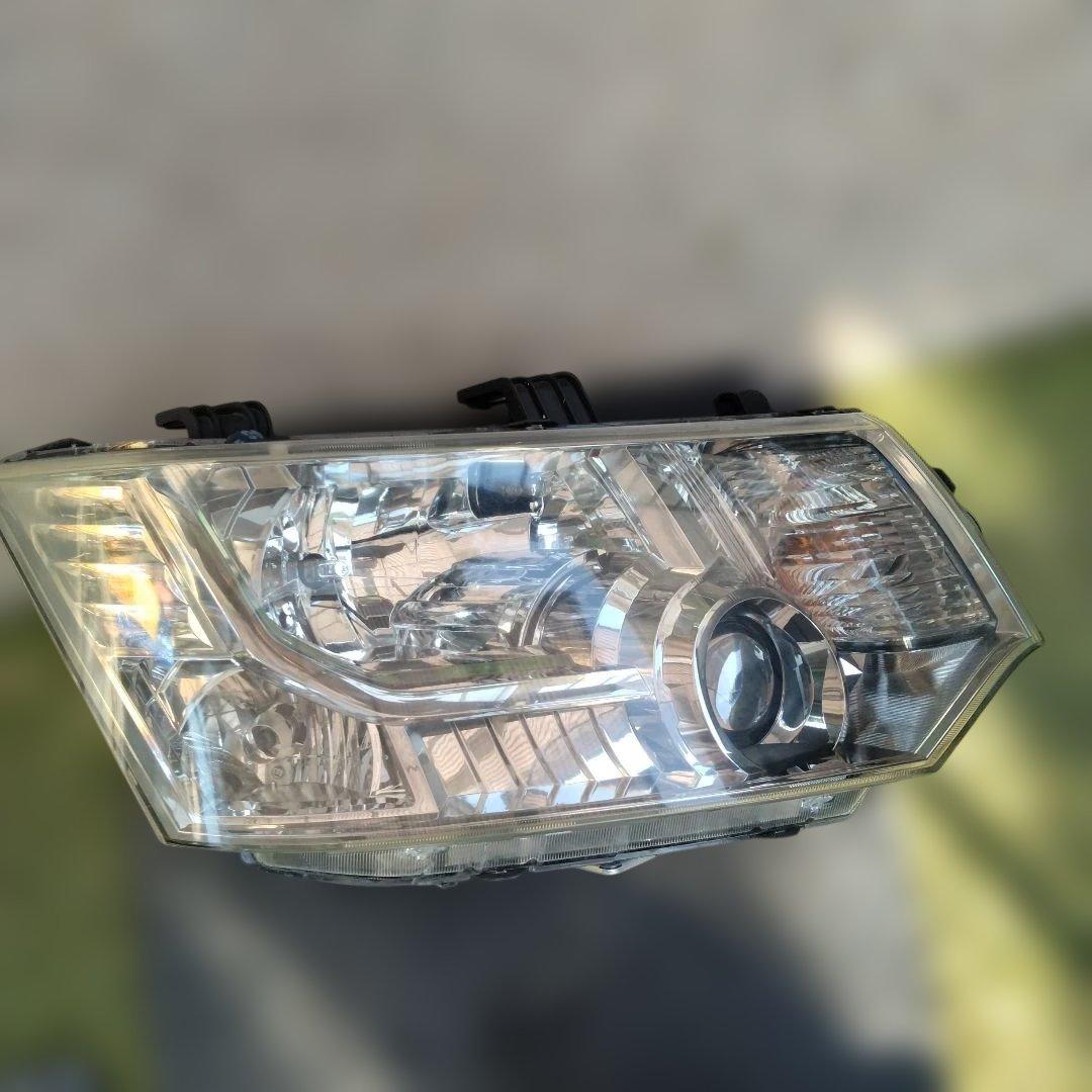 デリカD5　ヘッドライト　左右　CV2W　前期