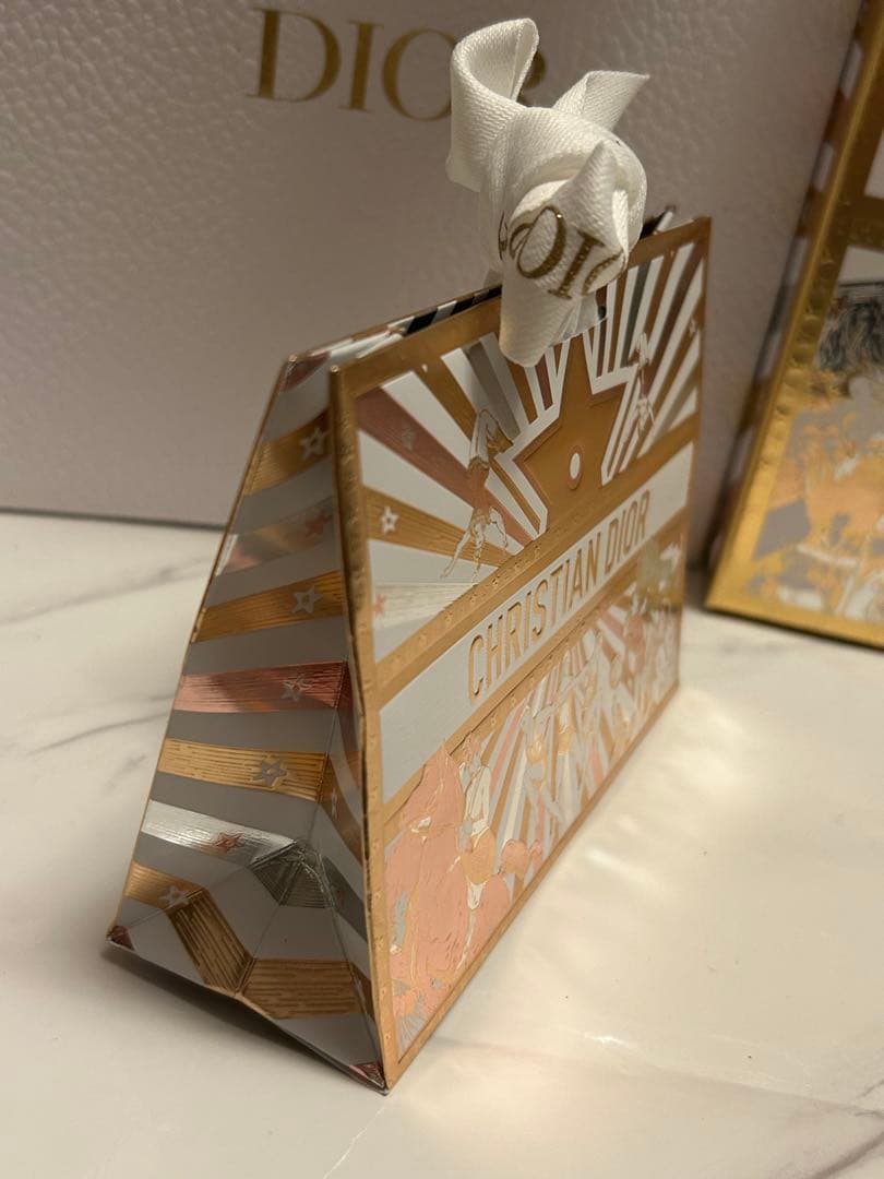 新品 Dior ホリデー サンク 636 ファイアリーサーカス