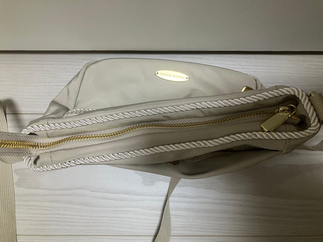 【未使用品】メゾンエシェル　ツイストコードショルダーバッグ　ベージュ