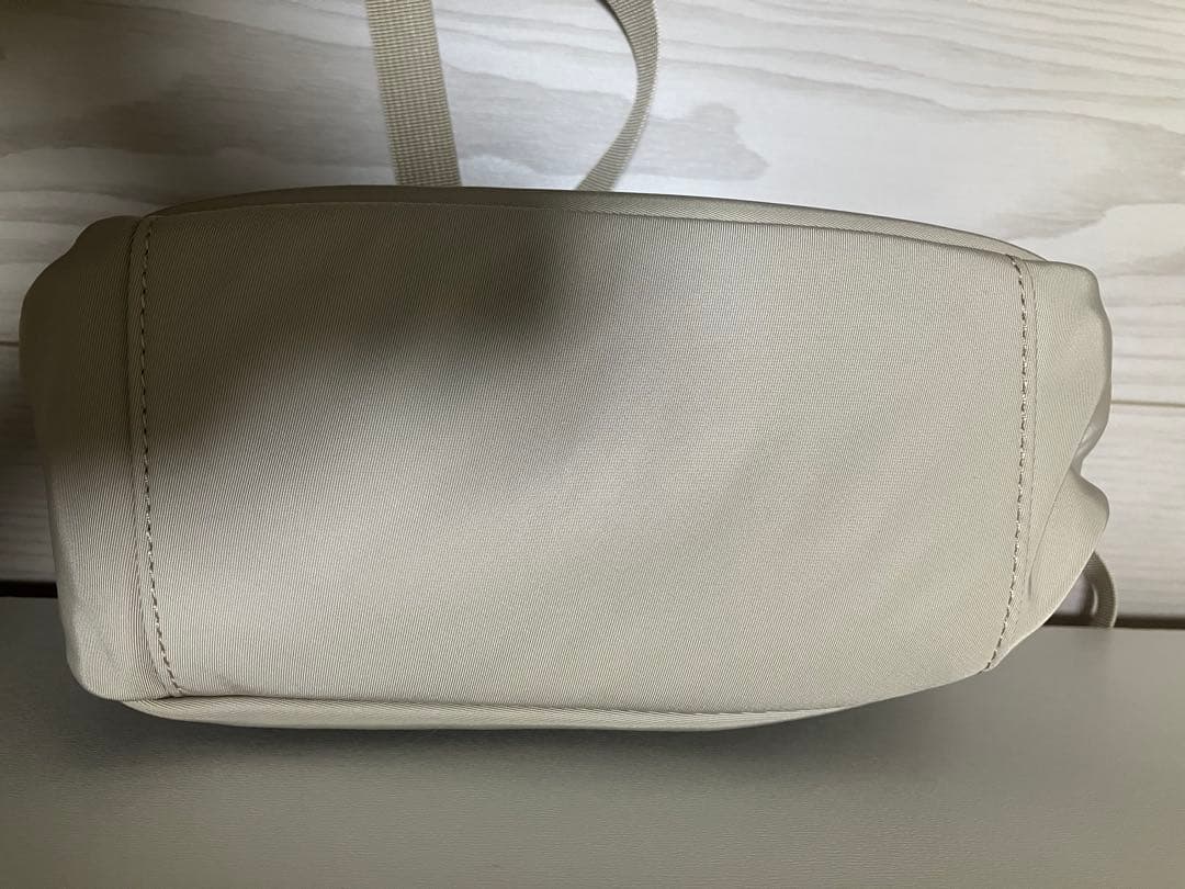 【未使用品】メゾンエシェル　ツイストコードショルダーバッグ　ベージュ