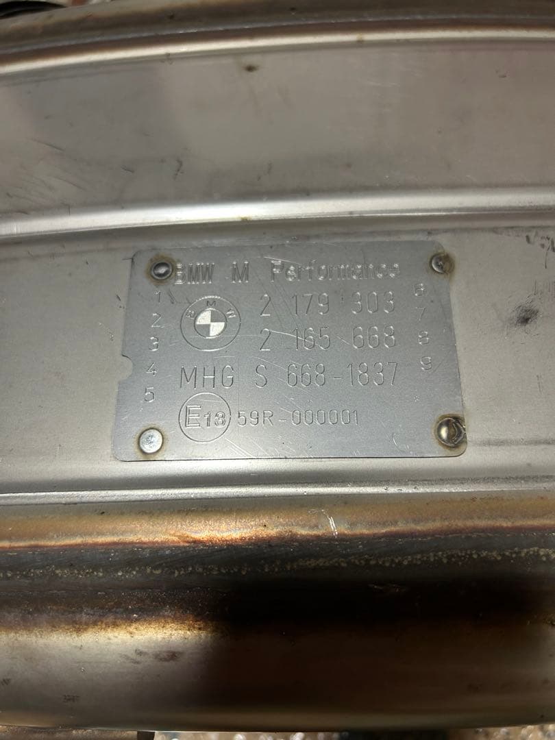  E90 320i パフォーマンスマフラー