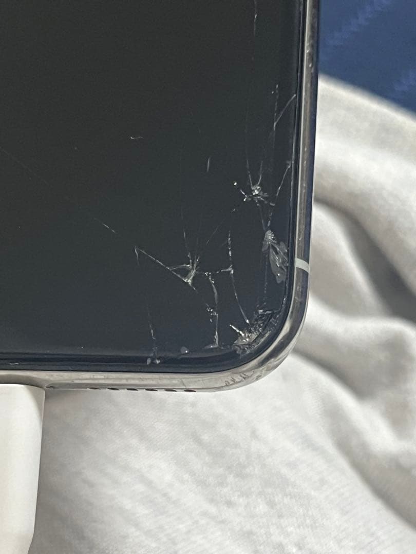 Apple iPhone 11 シルバー 本体