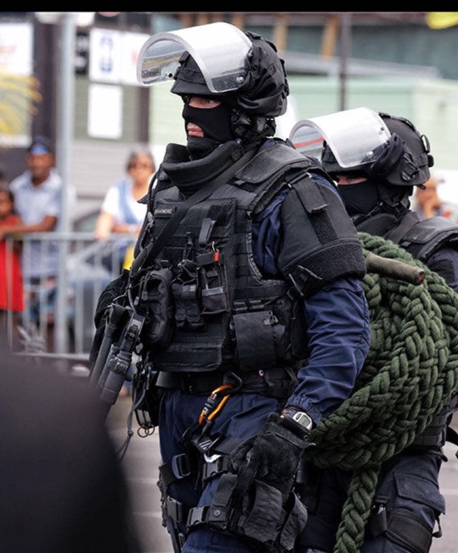 AGIGN アーマー(難あり)