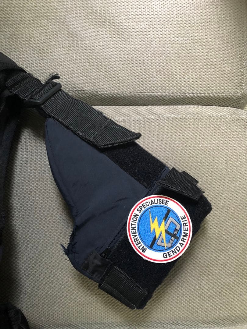 AGIGN アーマー(難あり)