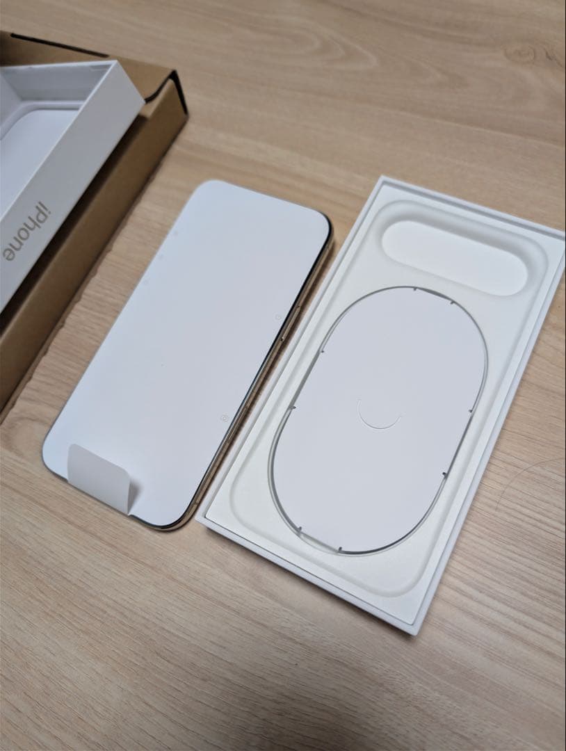【美品】Apple iPhone 17 Air ゴールド256GB