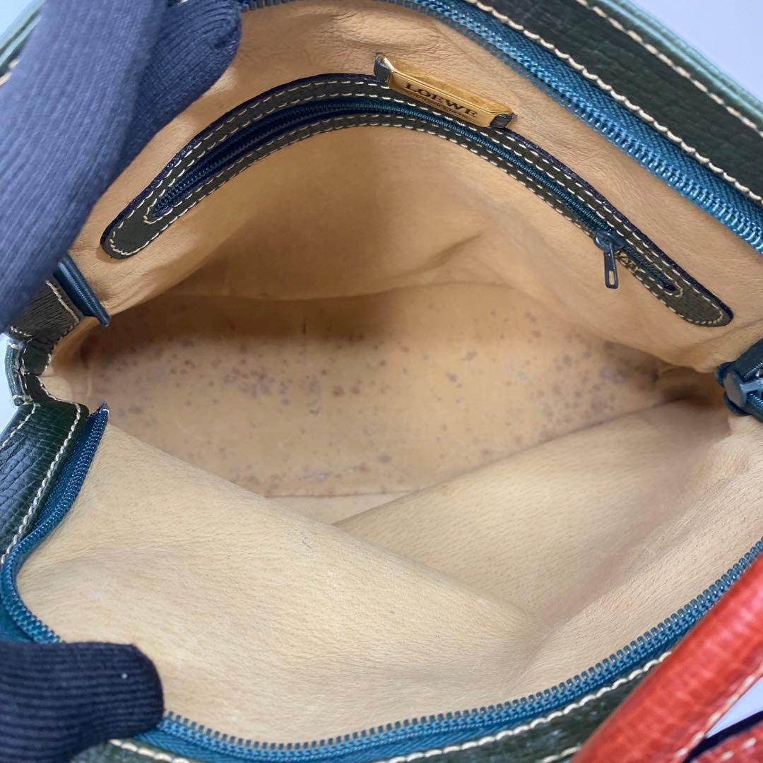 ロエベ グリーンショルダーバッグ 型押しレザー ビンテージ