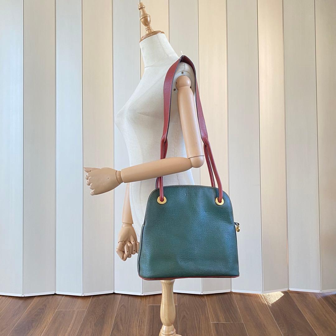 ロエベ グリーンショルダーバッグ 型押しレザー ビンテージ