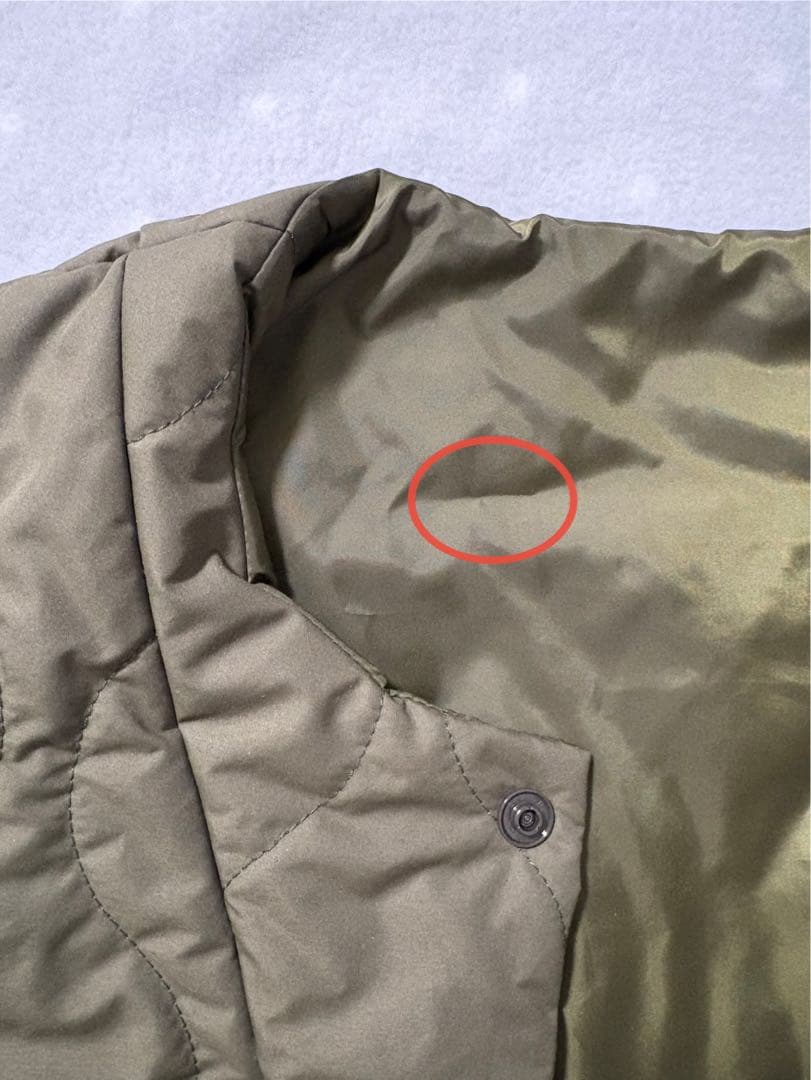 zuccaズッカオリーブ色 キルティングベスト