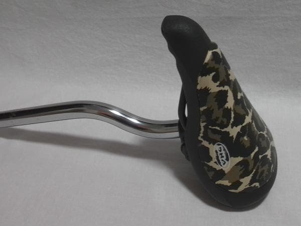 DNAデザートカモ迷彩サドルBMXモトクロスビーチクルーザーファットローライダー