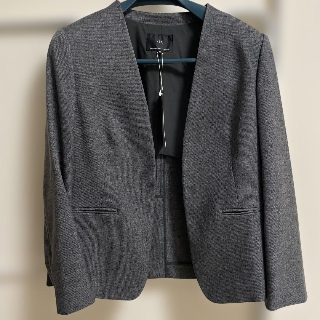 23区　未使用品　オンワードノーカラージャケット パンツスーツ　グレー 44