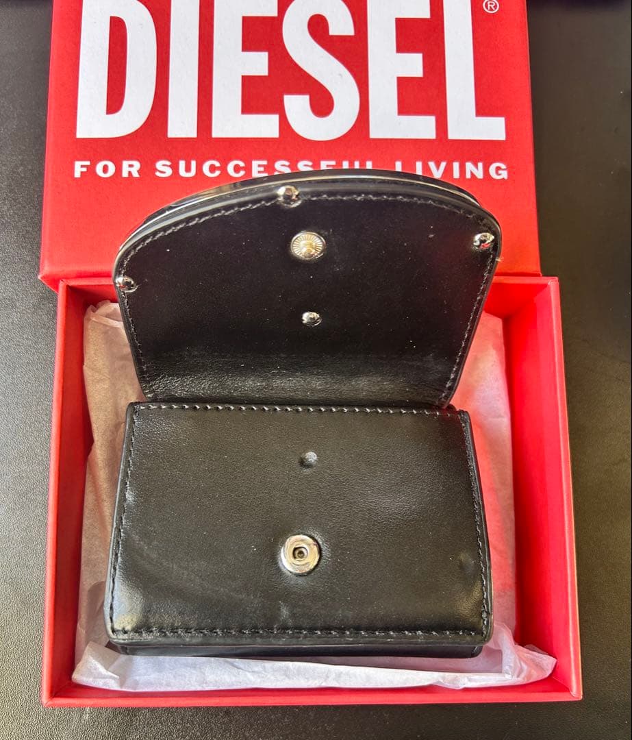 diesel 三つ折り財布　箱付き