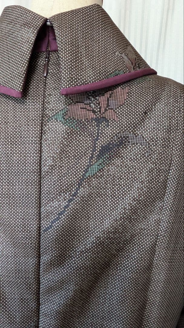 No243大島紬着物リメイク 7マルキ茶泥大島紬 ロールカラー　プリンセスライン