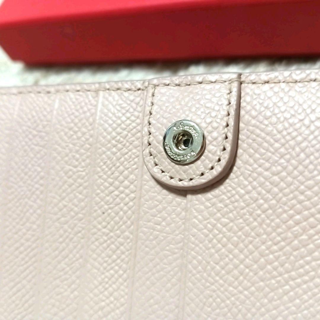 【人気】【未使用品】フェラガモ　ガンチーニ　カードウォレット　長財布