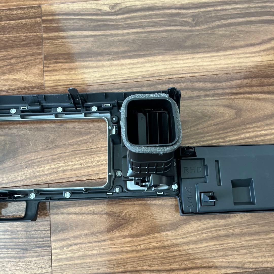 ハイエース8型アースカラーパッケージ　スーパーGLナロー純正インパネ　新車取外し