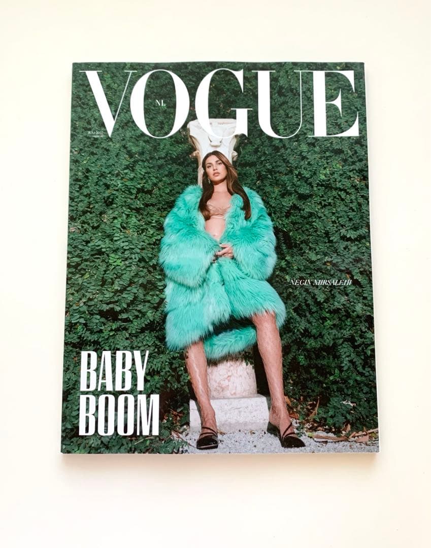 女性情報誌 Vogue Netherlands June 2022
