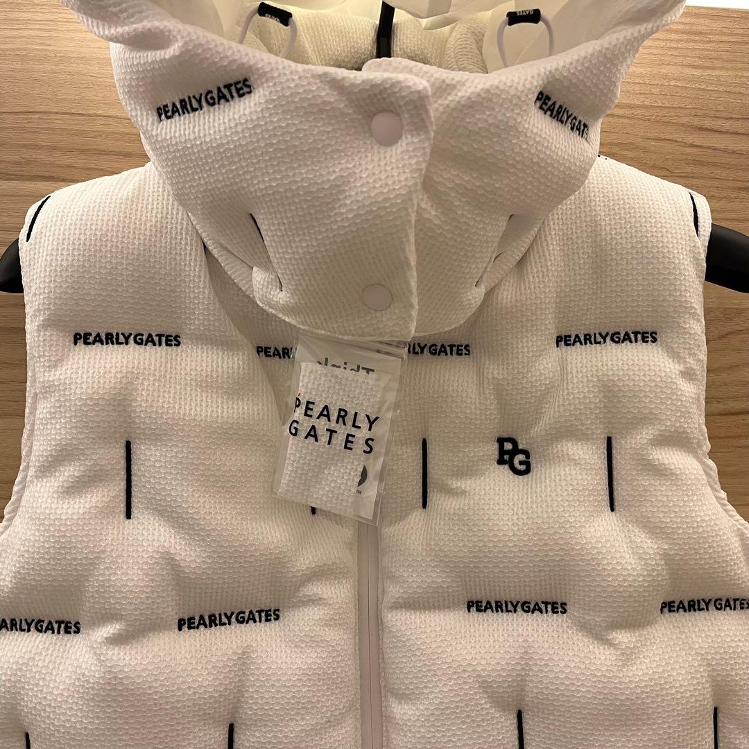 新品★42,900円 パーリーゲイツ ダウンベスト フード付き 白×紺ロゴ 1