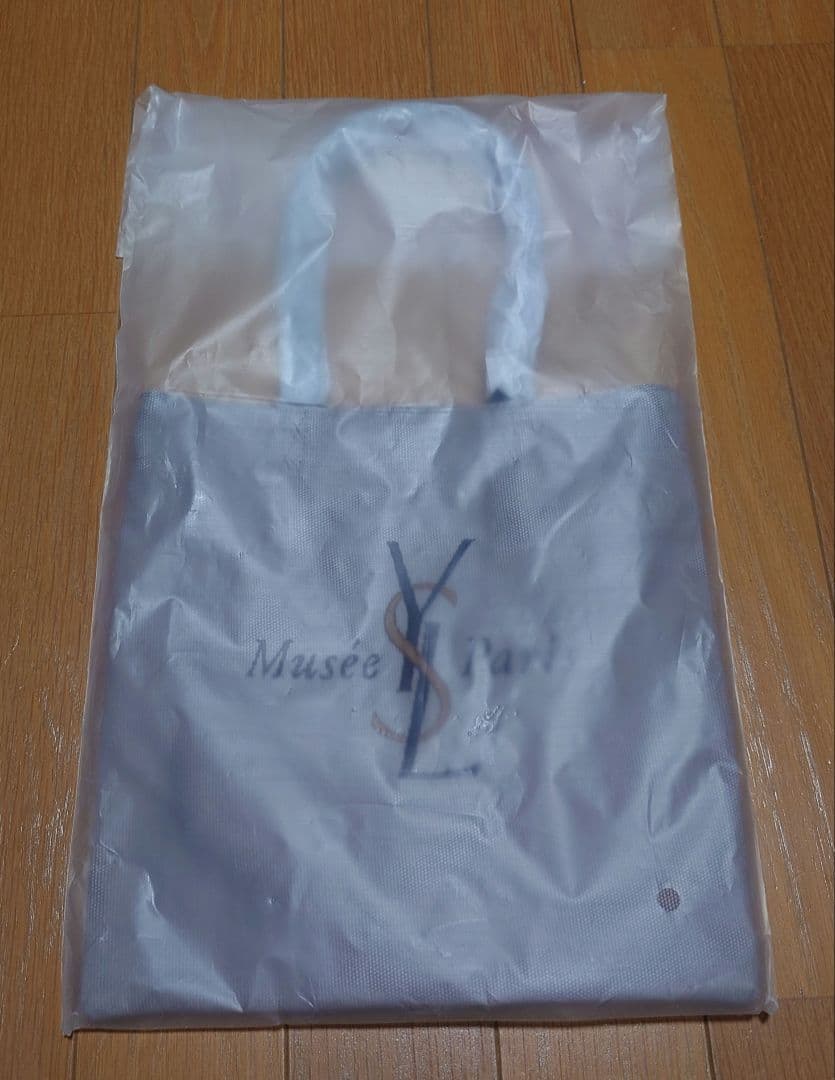 【1月末まで】 新品未開封 イヴ・サンローラン展　限定 トートバッグセット