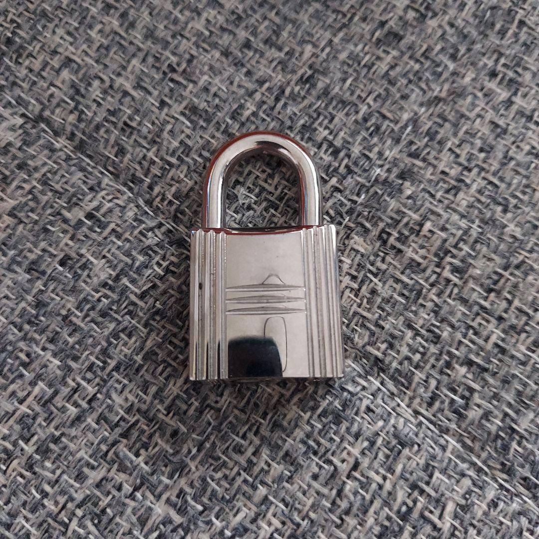 HERMES 南京錠 鍵付き カデナNO51