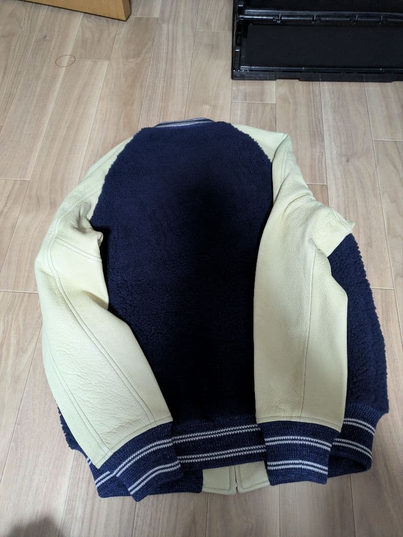 アイボリー・ネイビー スタジャン