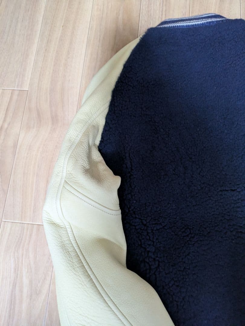 アイボリー・ネイビー スタジャン