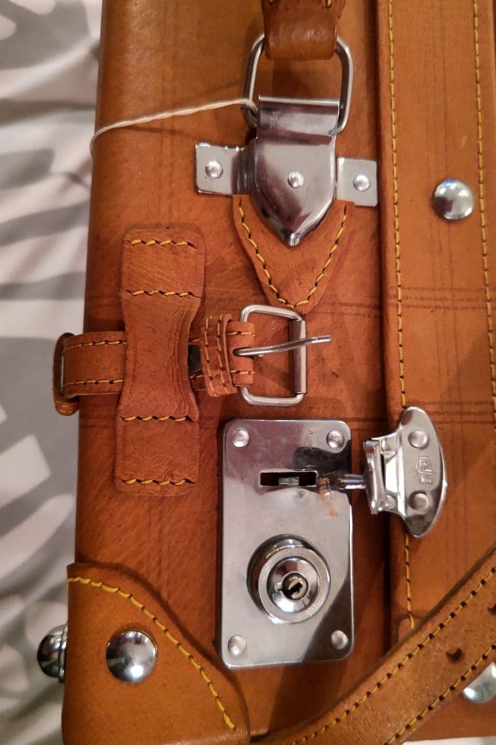 【本革】 トランクケース キャメル 鍵付き(色褪せ、日焼け、若干染みあり)