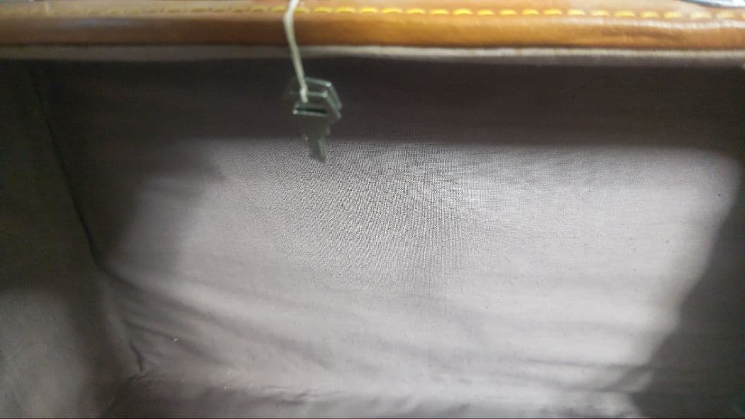 【本革】 トランクケース キャメル 鍵付き(色褪せ、日焼け、若干染みあり)