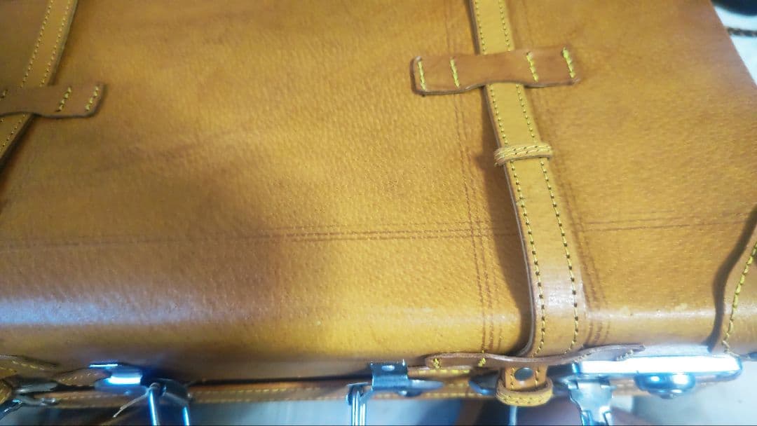 【本革】 トランクケース キャメル 鍵付き(色褪せ、日焼け、若干染みあり)