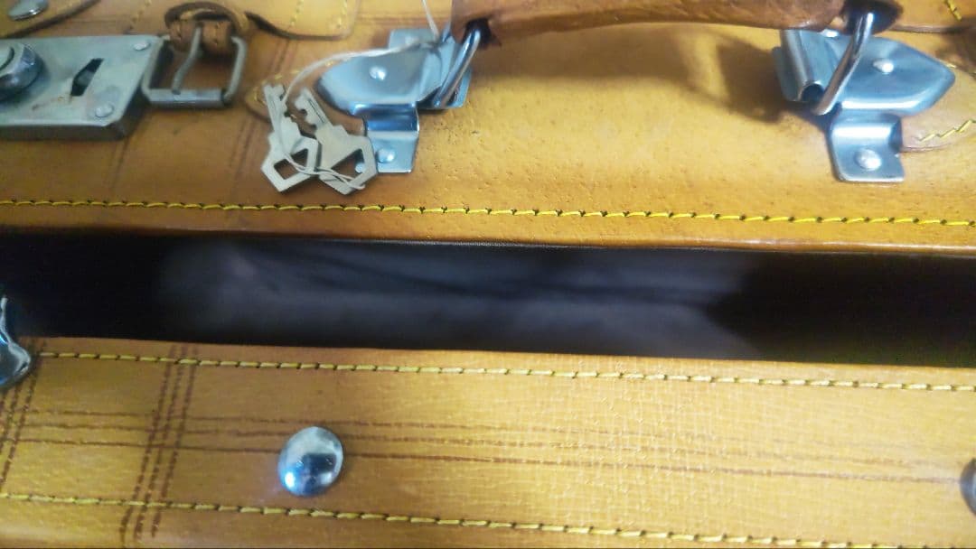 【本革】 トランクケース キャメル 鍵付き(色褪せ、日焼け、若干染みあり)