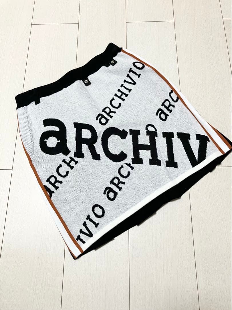 (美品)アルチビオarchivio トナカイセーター・ロゴ柄スカート サイズ36