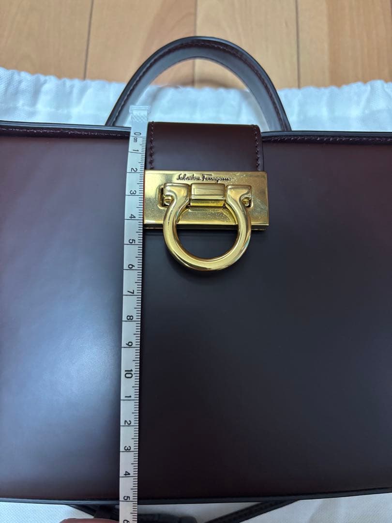 10%お値下げ‼️ 美品‼️フェラガモ　ショルダーバック